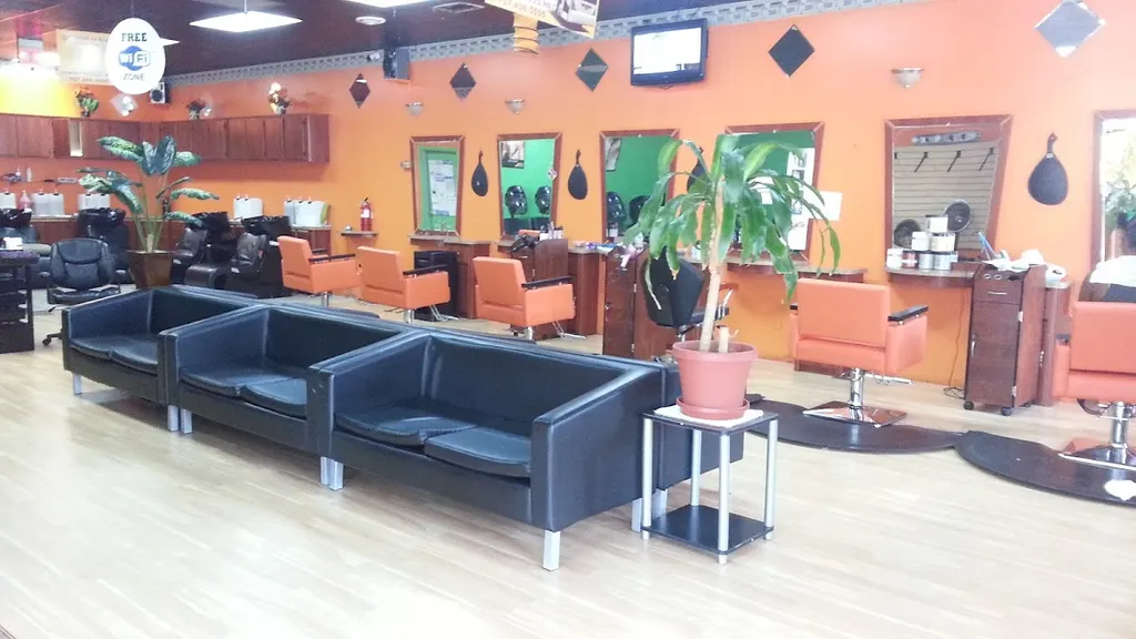 Elegante Beauty Center Unisex — Beauty salon in Norfolk